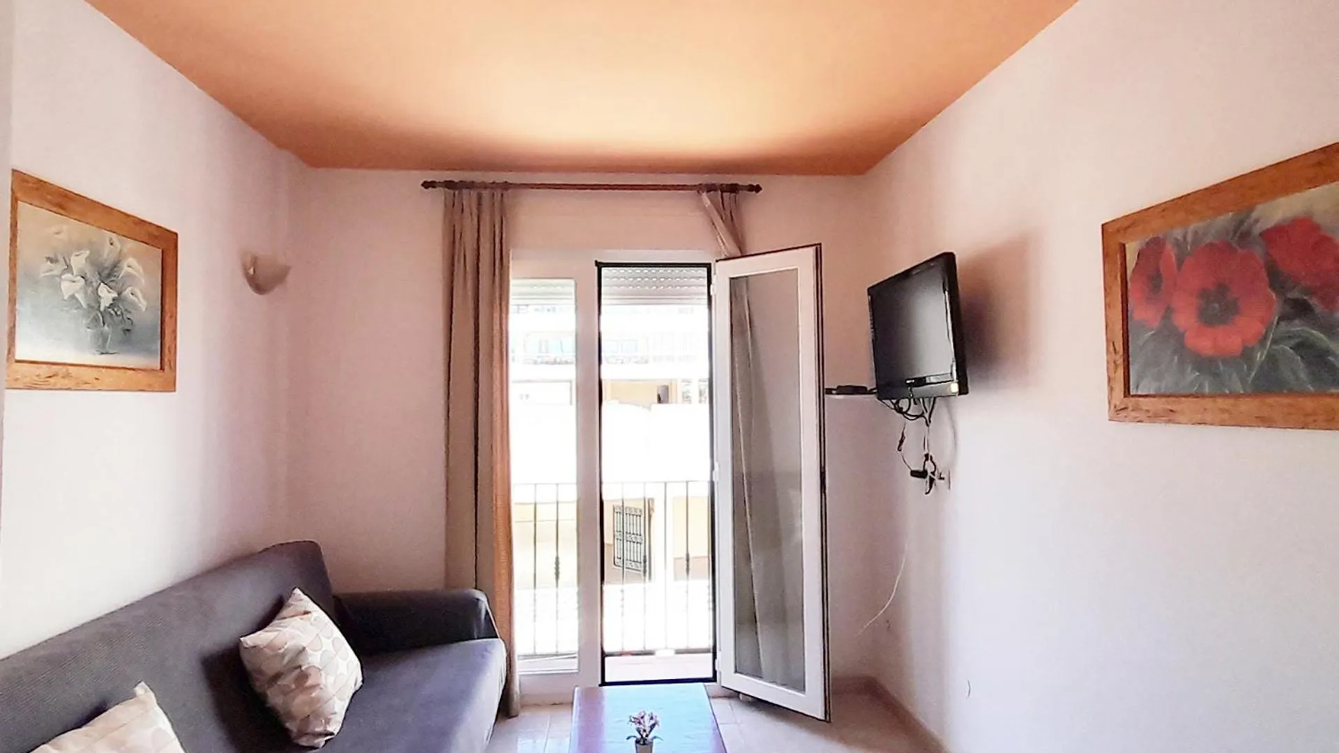Apartamentos Vicenta Playa Carihuela Torremolinos