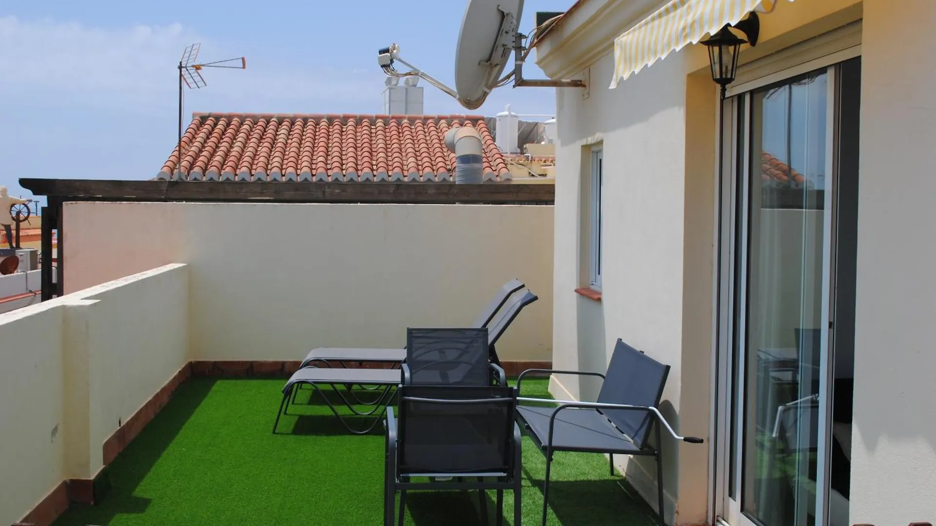 Apartamentos Vicenta Playa Carihuela Torremolinos