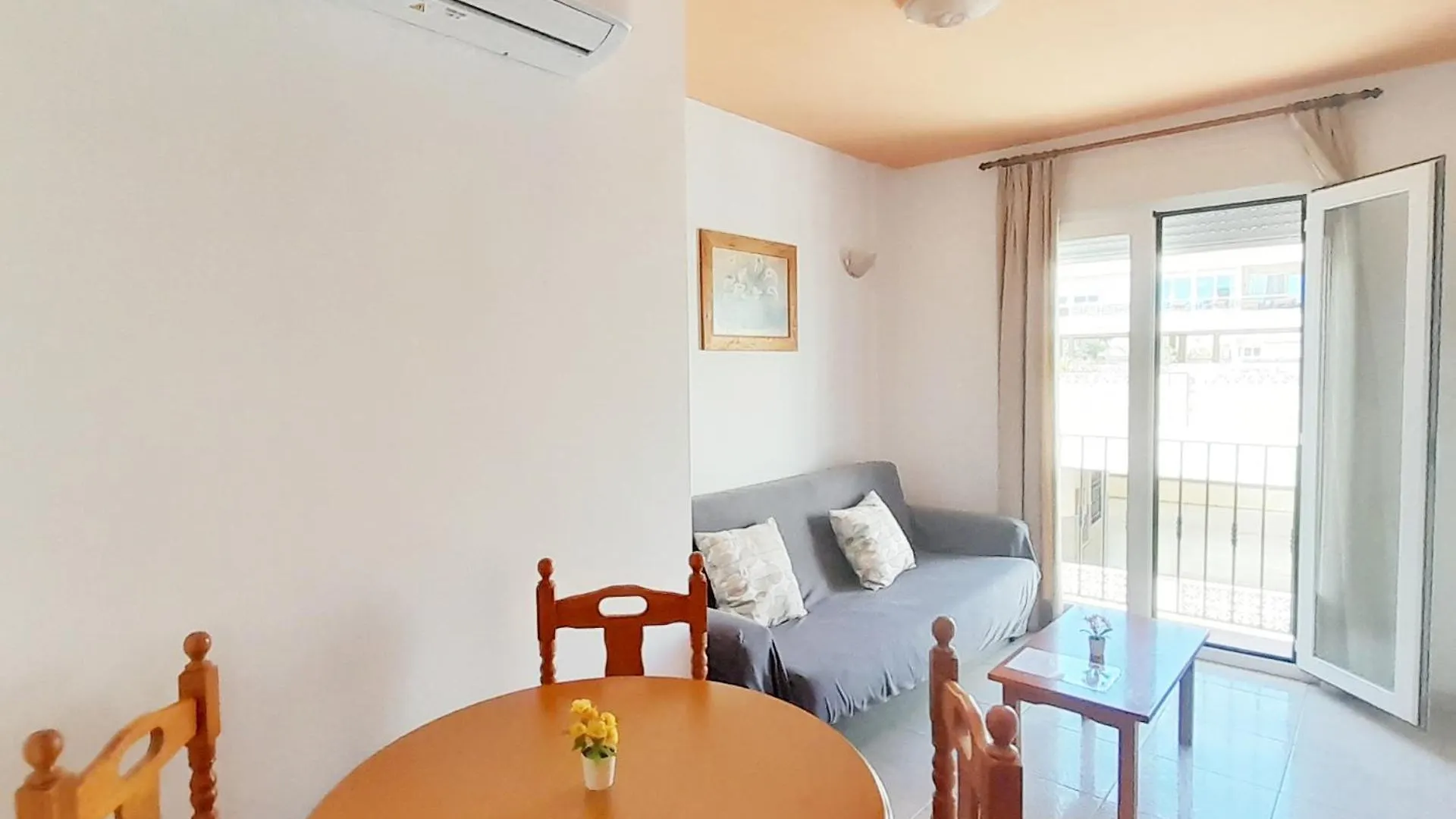 Apartamentos Vicenta Playa Carihuela Torremolinos 0*,